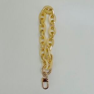ARTIKL Beige Gold Plastic Chain Bracelet Smart Phone Strap Cord